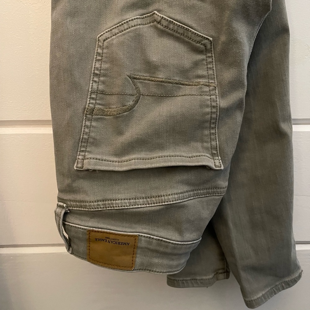 AMERICAN EAGLE NEXT LEVEL STRETCH Jeans size 6 GREEN
